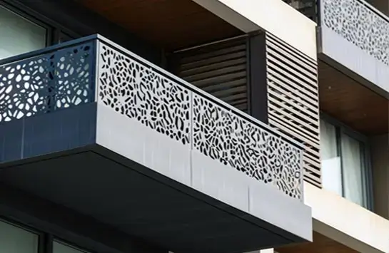Balcony privacy screen design